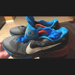 NIKE ZOOM FLYWIRE KD-Kevin Durant,AUTHENTIC SHOES SIZED 10.5